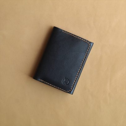VB1-VERTICAL WALLET (BLACK)